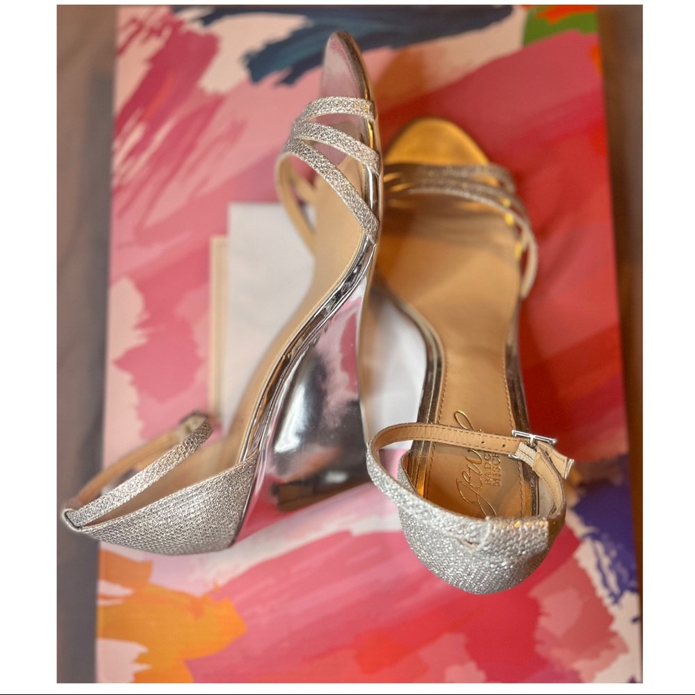 Shiny Silver Dressy Shoes with Wedge. Size 7.5 - Jewel Badgley Mischka (brand)